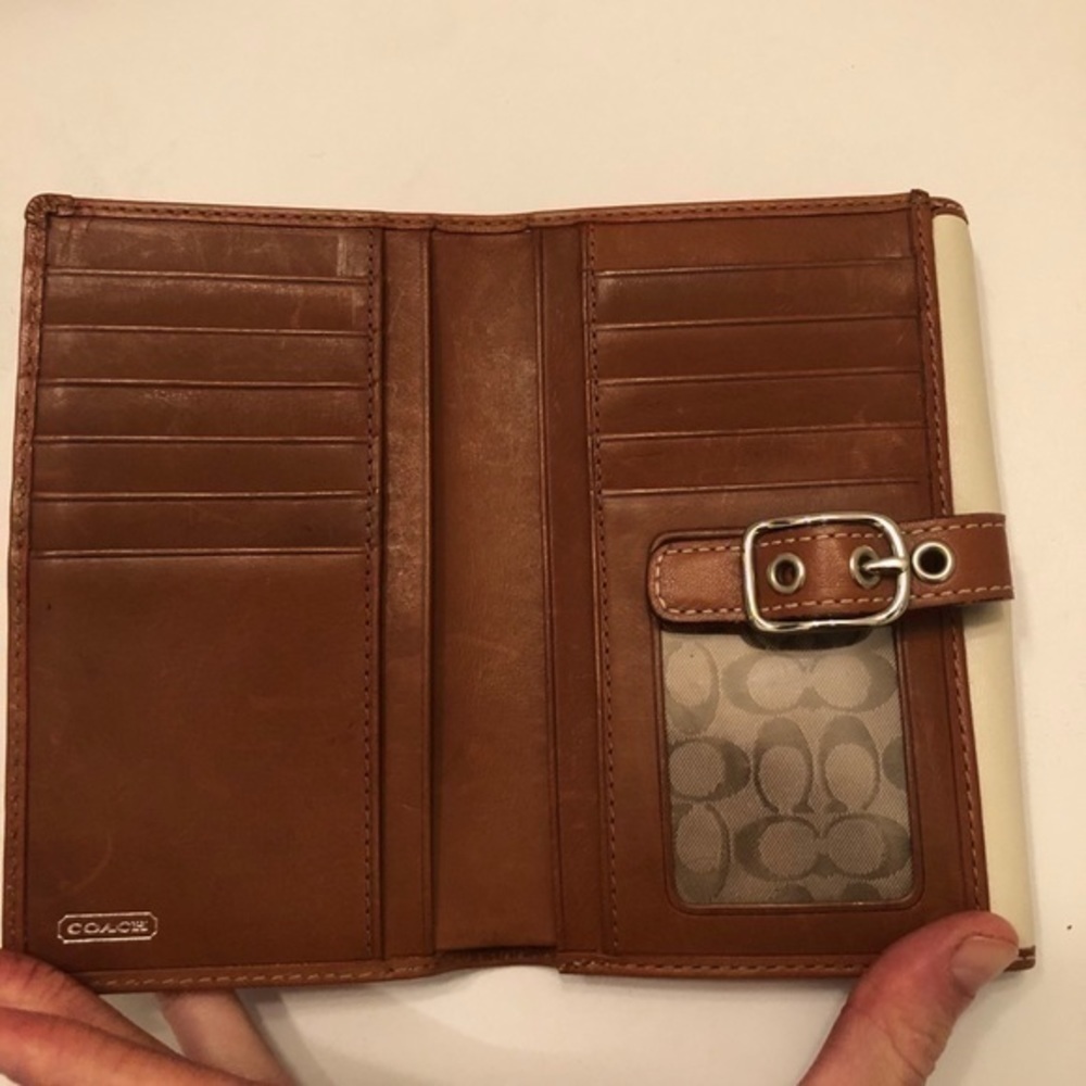 Coach brown and white leather wallet - Picture 2 of 13